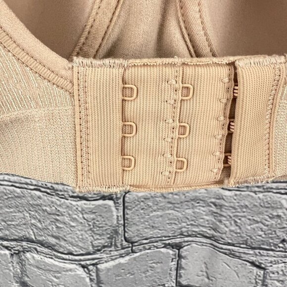 NWT Bali Women's 40C Comfort Revolution Shaping Wireless Bra DF3463 Nude - Picture 7 of 9